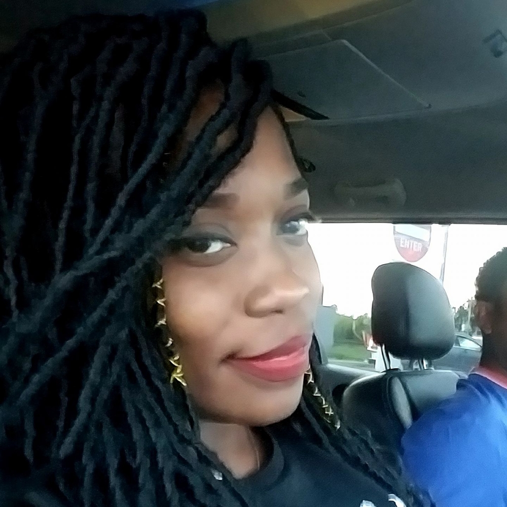 Meet your Posher, Deidra